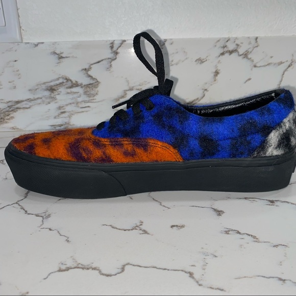 New Vans, these are a sample and they are rare, furry all over super cool! - Picture 3 of 7